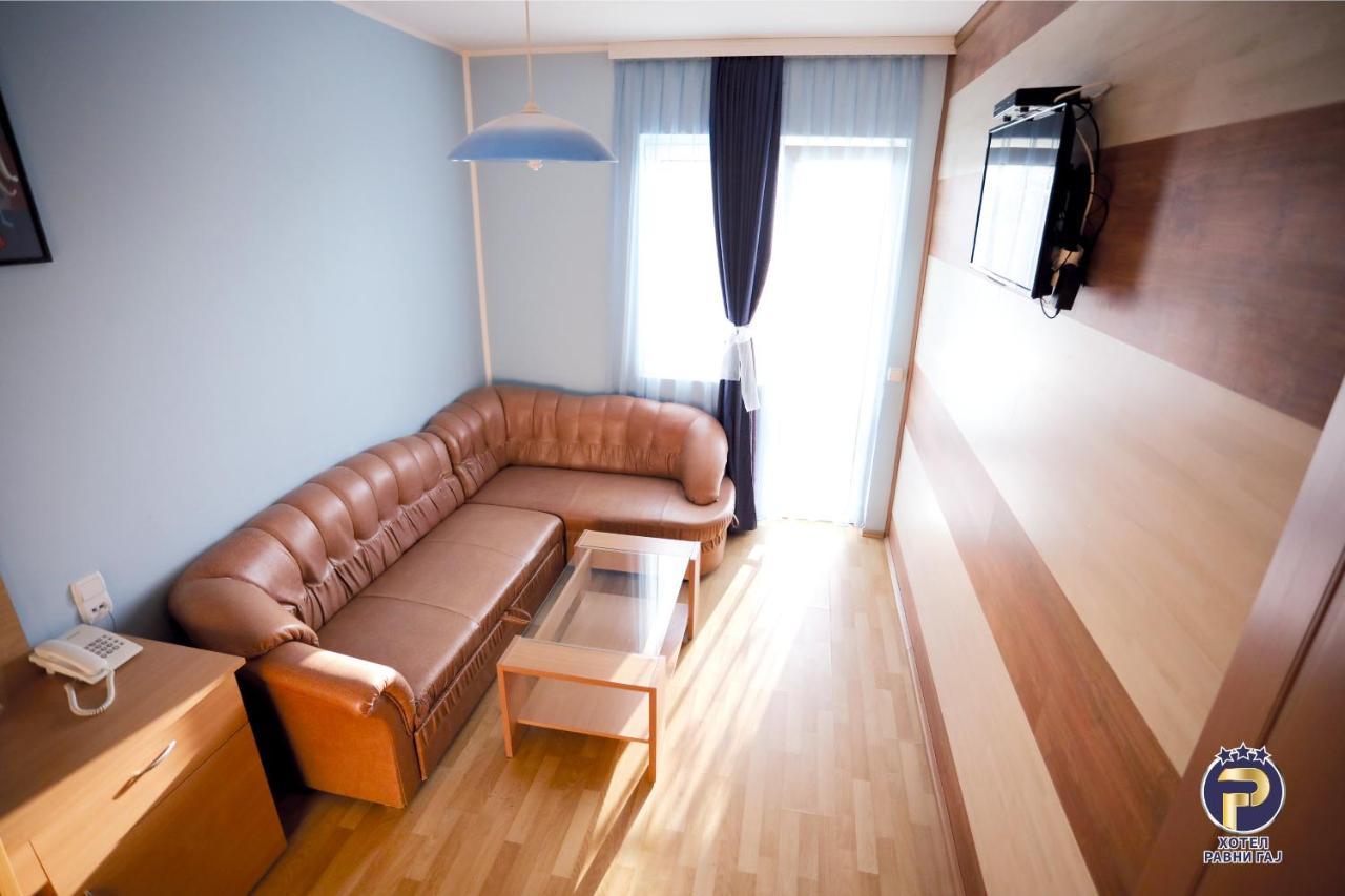 Hotel Ravni Gaj Knic Εξωτερικό φωτογραφία
